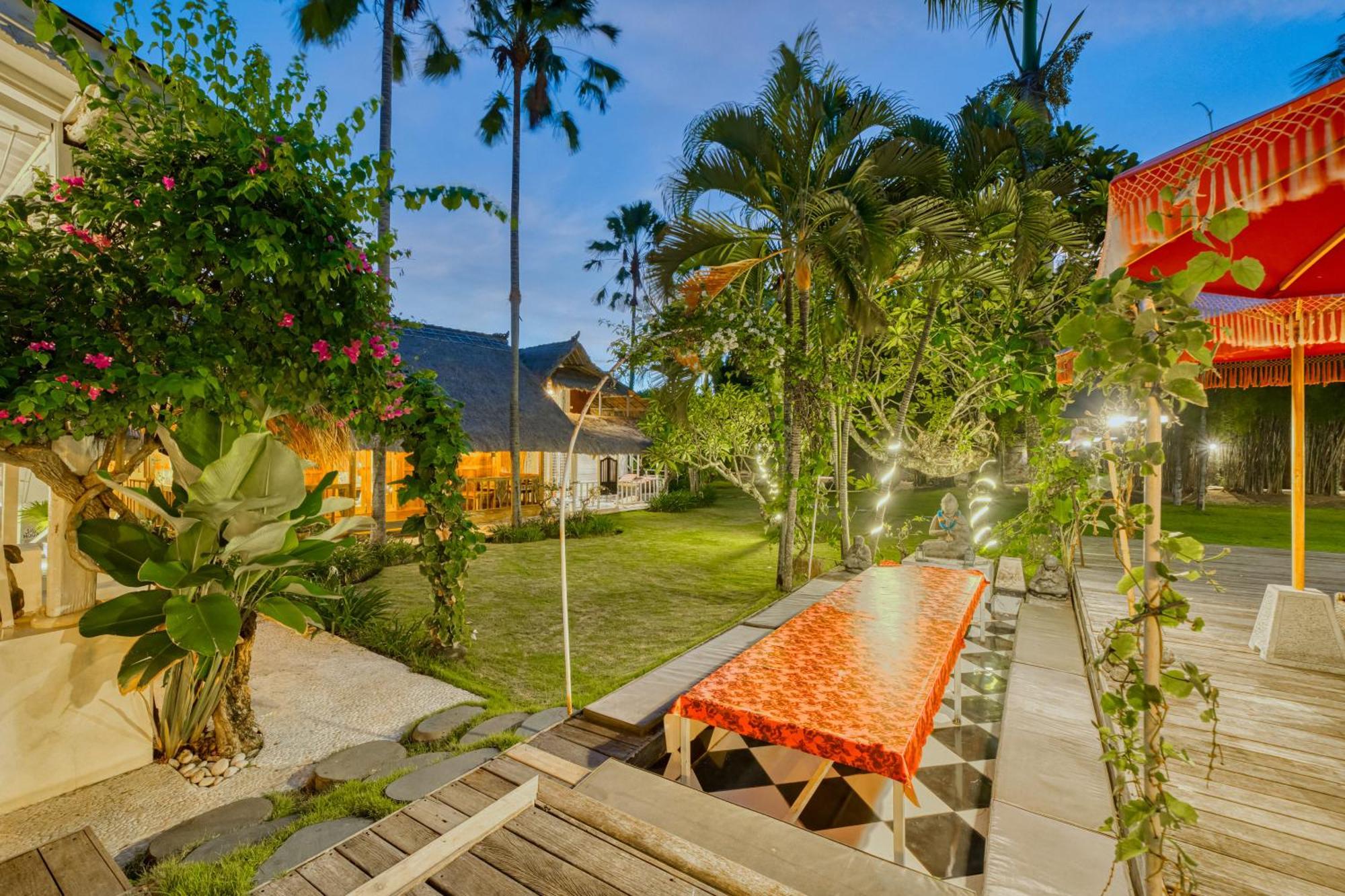 Villa Kalis, 10 Bedroom Family And Group Villa Seminyak  Exterior photo