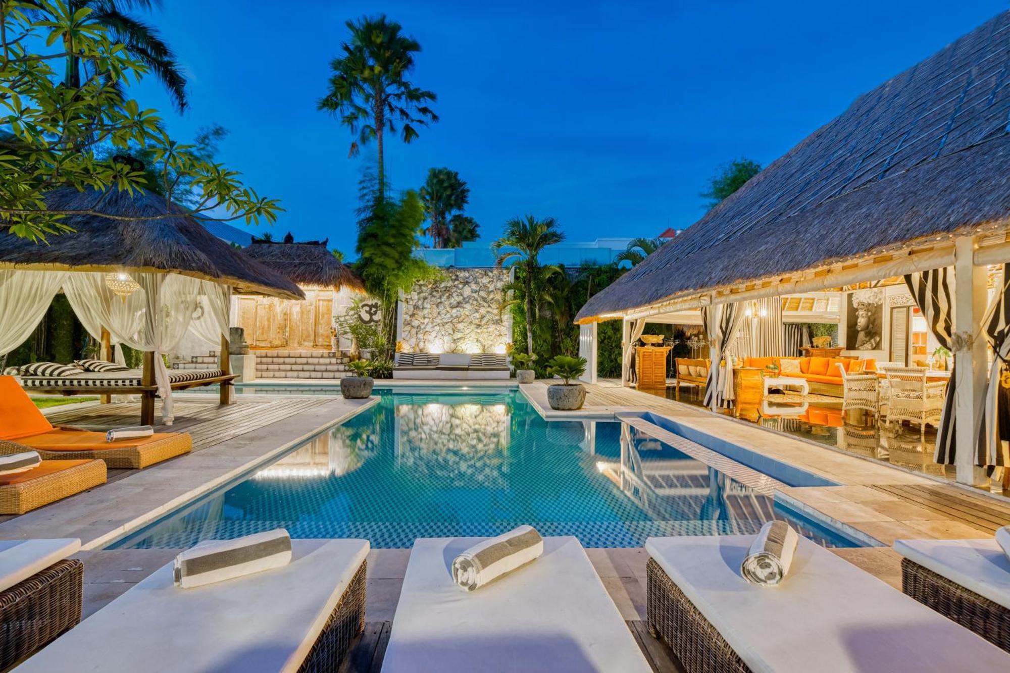 Villa Kalis, 10 Bedroom Family And Group Villa Seminyak  Exterior photo