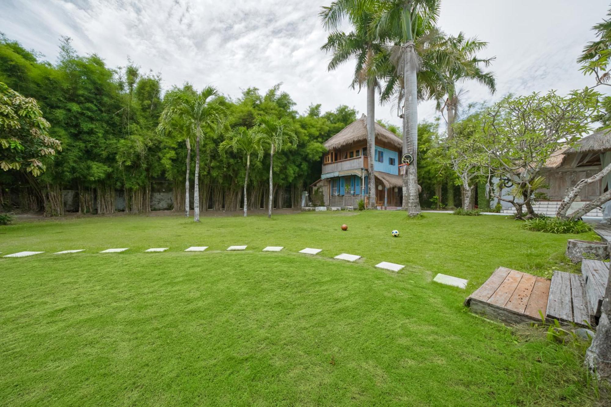 Villa Kalis, 10 Bedroom Family And Group Villa Seminyak  Exterior photo